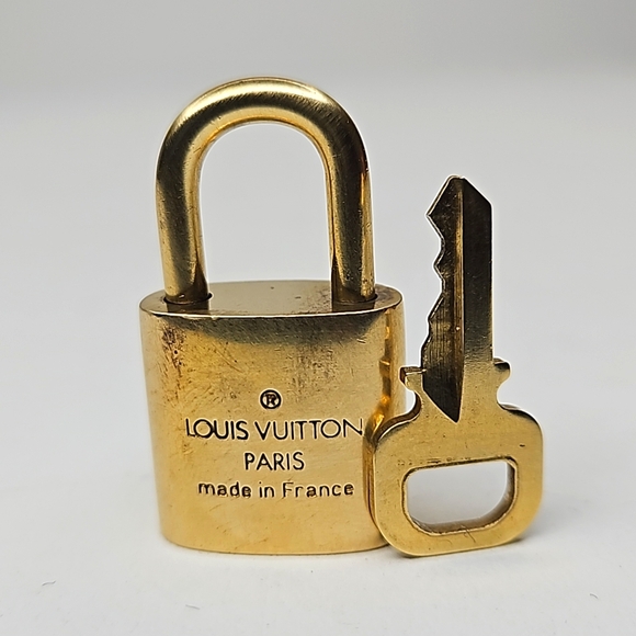 Authentic Louis Vuitton LV Monogram Lock & Key - Picture 7 of 16